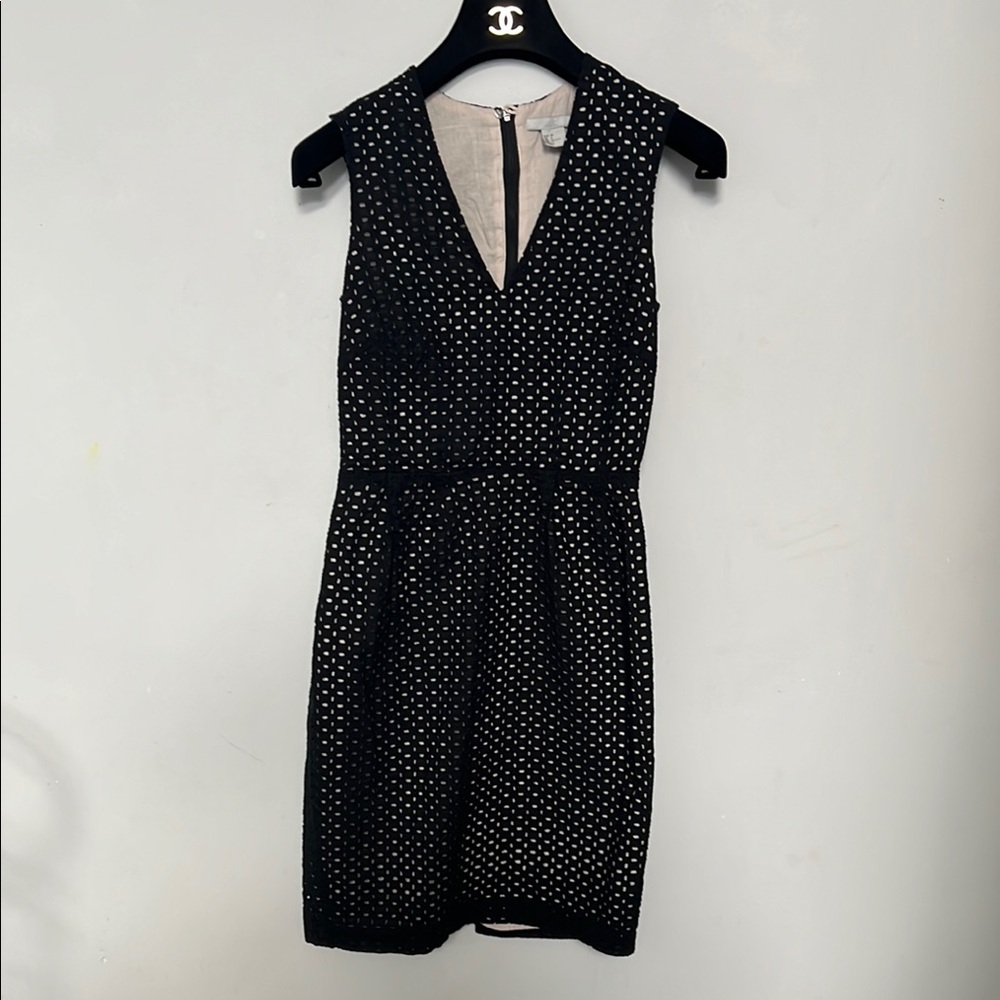 H&M Black Cream Sleeveless V-Neck Sheath Mini Dress
